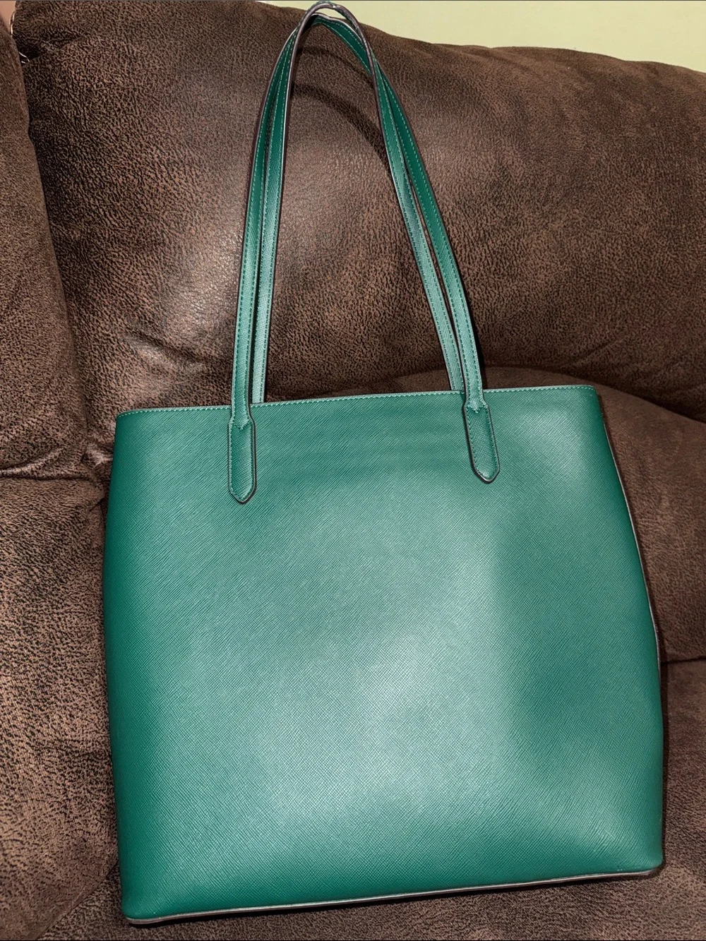 kate spade Emerald Green Saffiano Leather Tote with Bow Charm